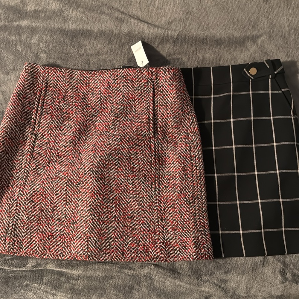 Bundle of 2 Loft skirts